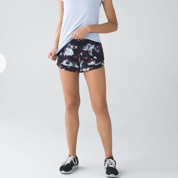 LULULEMON ATHLETICA MAKE A MOVE BLACK FLORAL SHORTS, SIZE 8 - Picture 4 of 10
